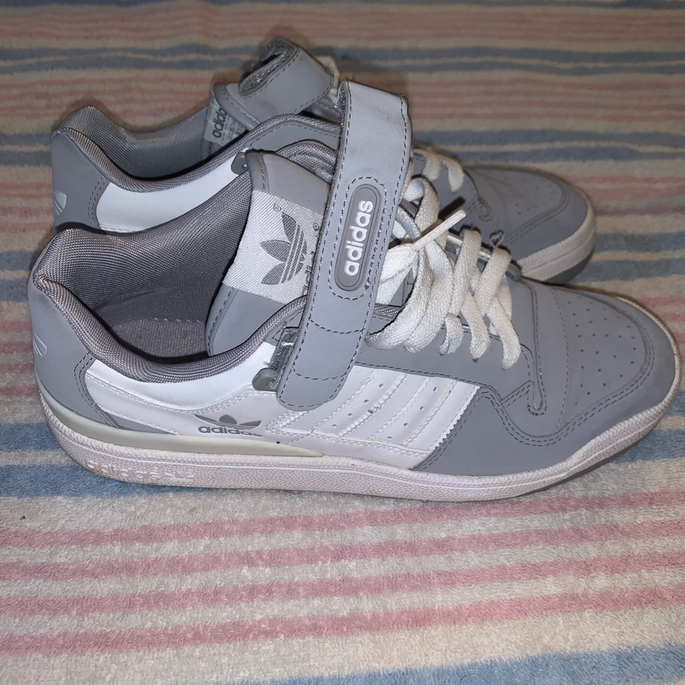 Low top adidas forum